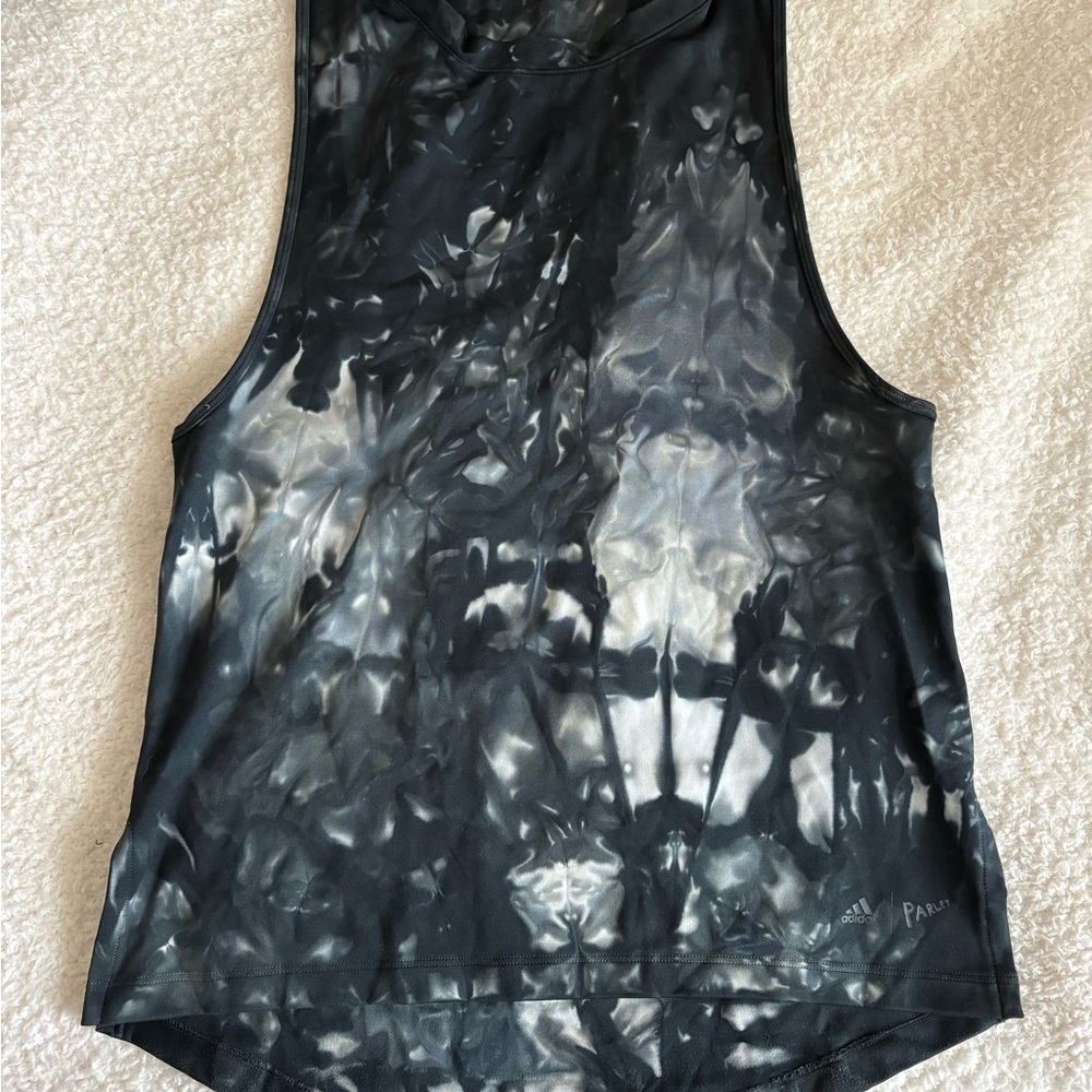 Black Tie-Dye Women's Tennis Top